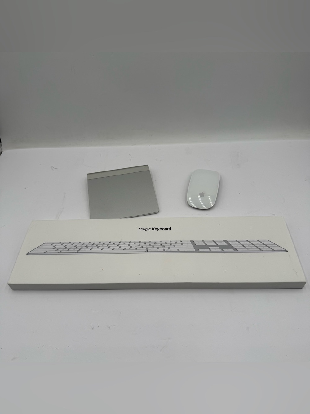 E5 Apple A1339 Magic Trackpad, A1657 Magic Mouse 2, A1843 Keyboard Bundle